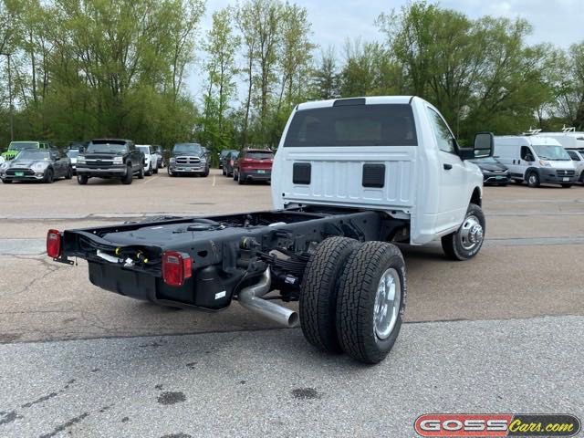 2024 Ram 3500 photo 3