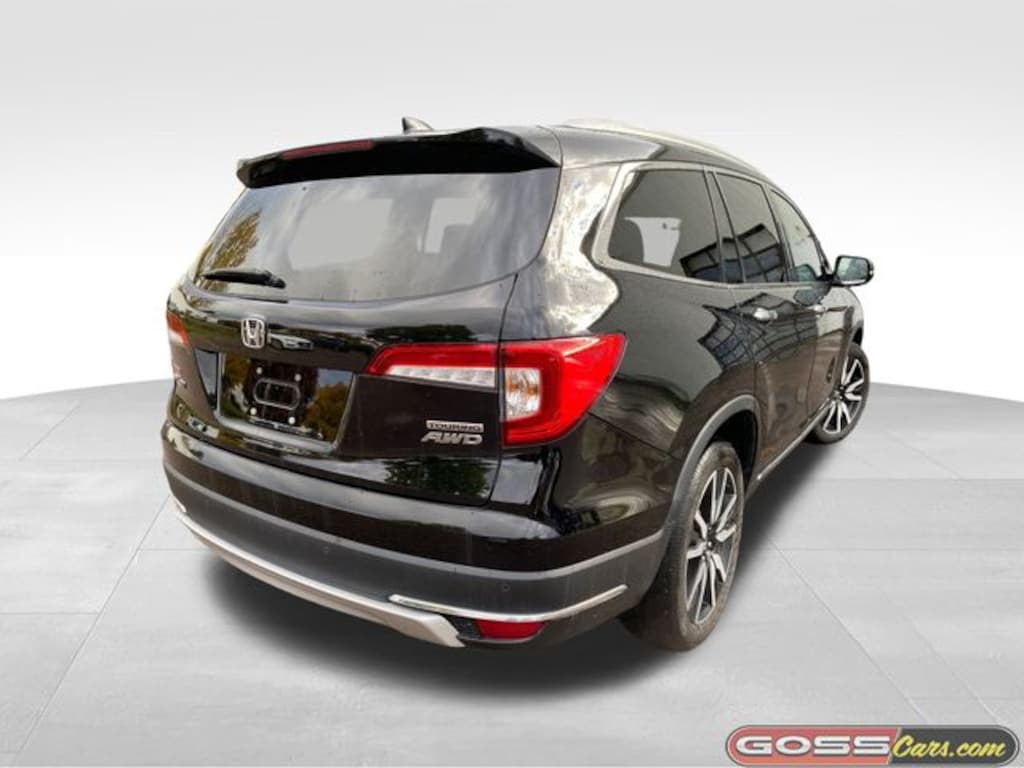 Used 2022 Honda Pilot Touring 8 Passenger SUV