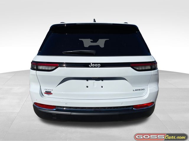 2025 Jeep Grand Cherokee Laredo photo 4