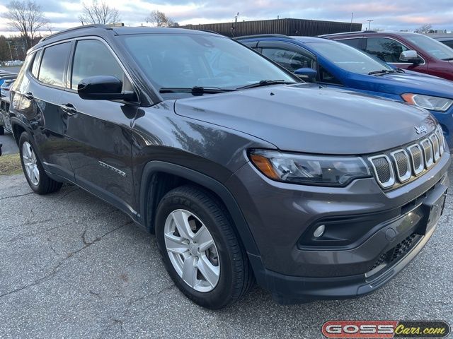 2022 Jeep Compass Latitude photo 2