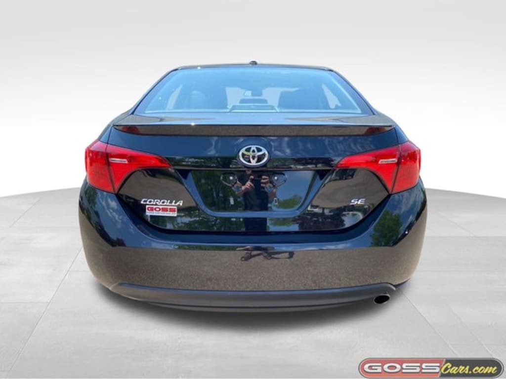 Used 2017 Toyota Corolla SE Sedan Sedan