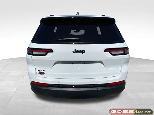 2025 Jeep Grand Cherokee Altitude photo 2