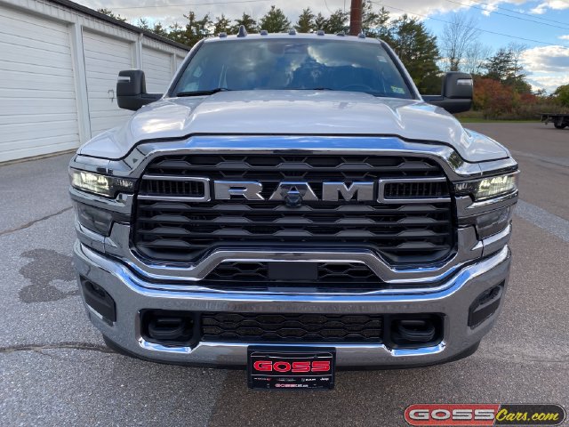 New 2026 Ram 3500 Chassis Cab TRADESMAN REGULAR 4X4 60' CA Pickup