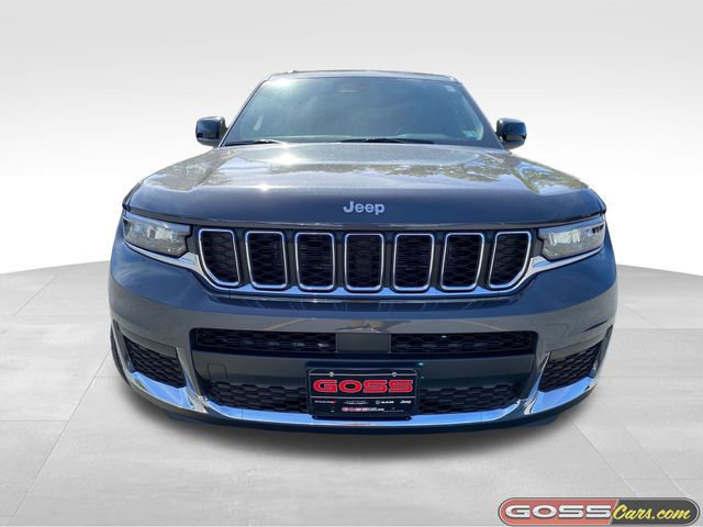 2025 Jeep Grand Cherokee Laredo photo 2