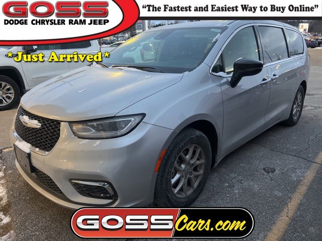 2024 Chrysler Pacifica Touring L's photo