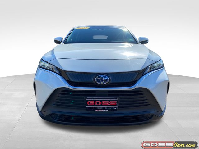 2022 Toyota Venza LE photo 2