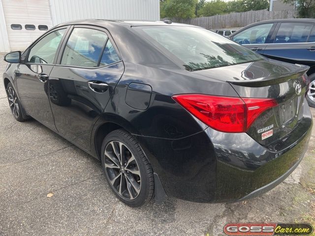 2017 Toyota Corolla SE photo 4