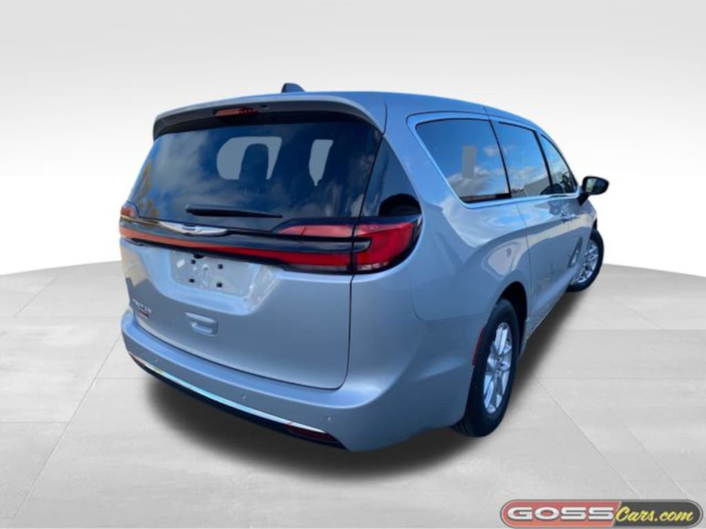 New 2026 Chrysler Pacifica SELECT Passenger Van