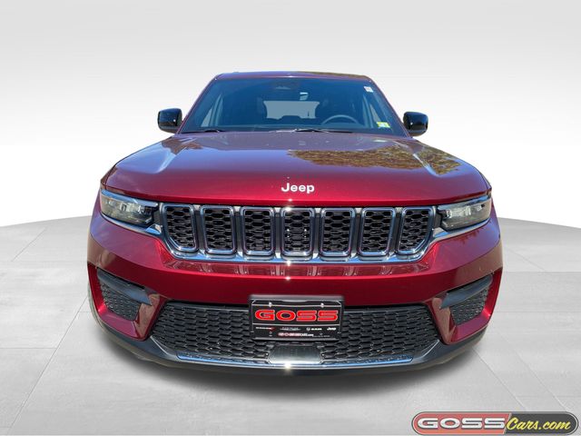 2025 Jeep Grand Cherokee Laredo photo 2