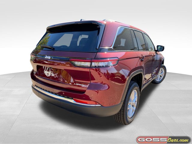 2025 Jeep Grand Cherokee Laredo photo 3