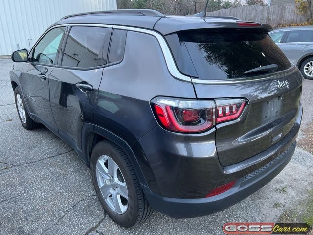 2022 Jeep Compass Latitude photo 4