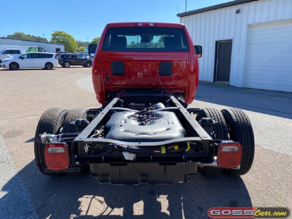 New 2026 Ram 3500 Chassis Cab TRADESMAN REGULAR 4X4 60' CA Pickup