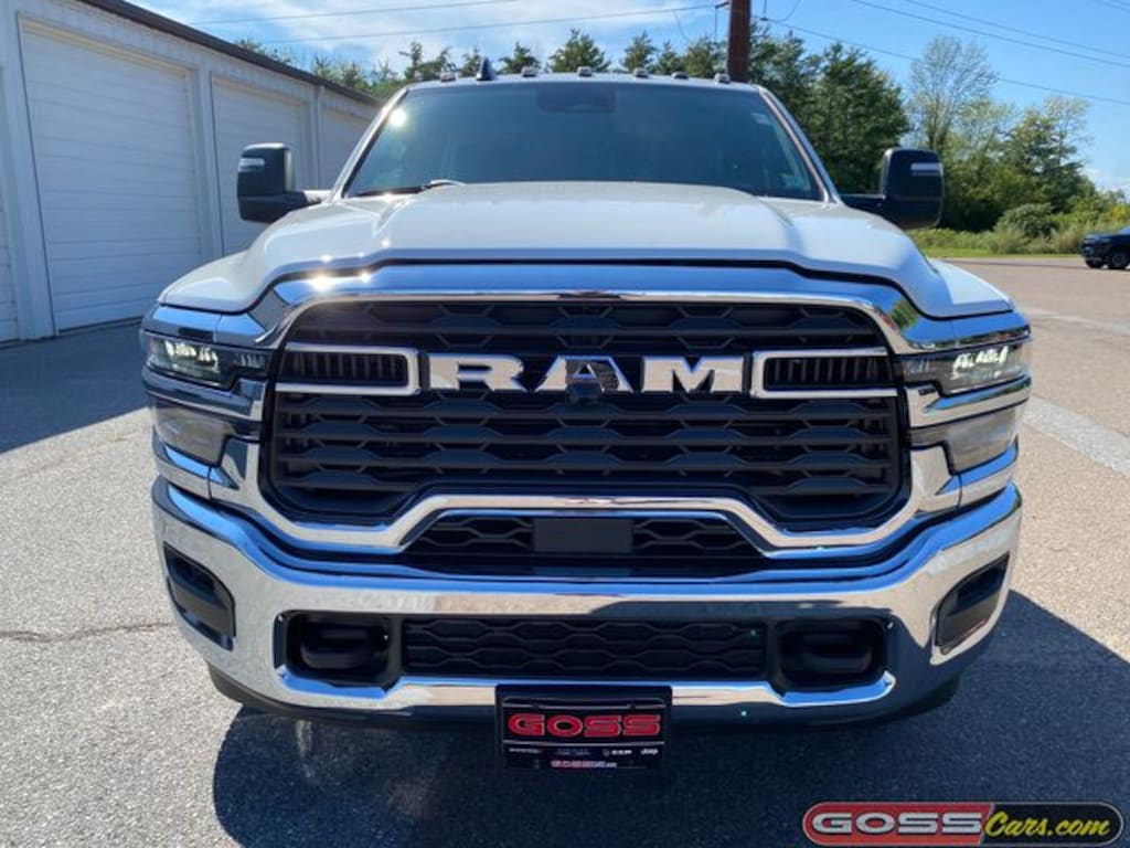 New 2026 Ram 3500 TRADESMAN CHASSIS REGULAR CAB 4X4 60' CA Pickup
