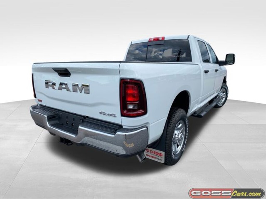New 2025 Ram 3500 TRADESMAN CREW CAB 4X4 6'4 BOX Pickup