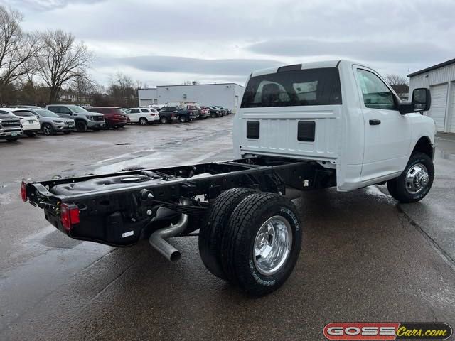 2024 Ram 3500 photo 3