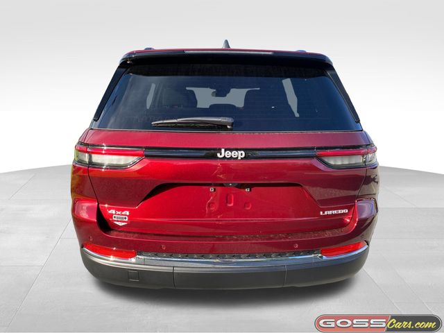 2025 Jeep Grand Cherokee Laredo photo 4
