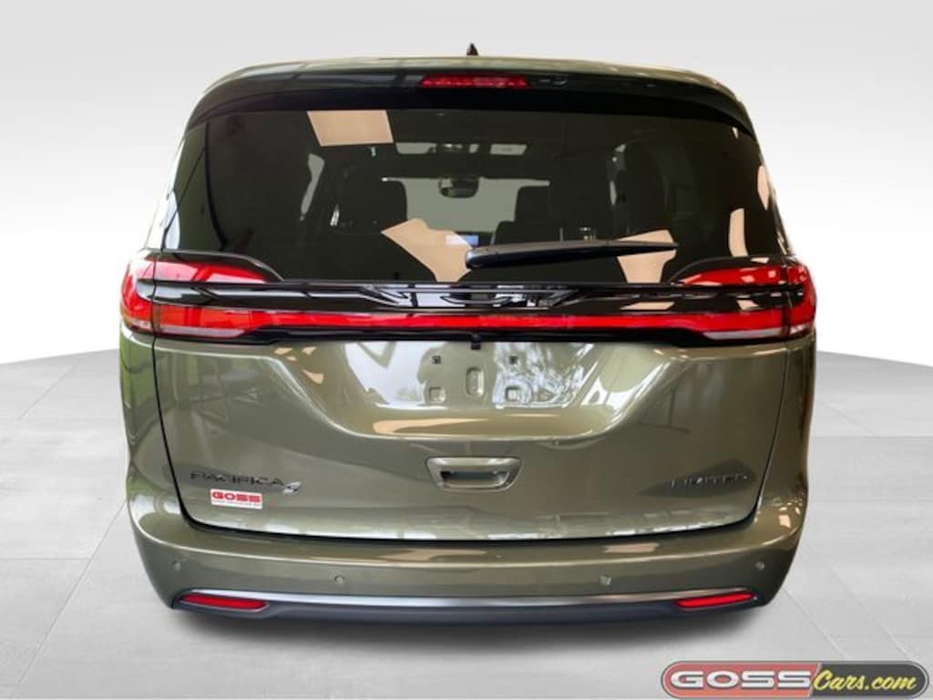 New 2027 Chrysler Pacifica LIMITED Passenger Van
