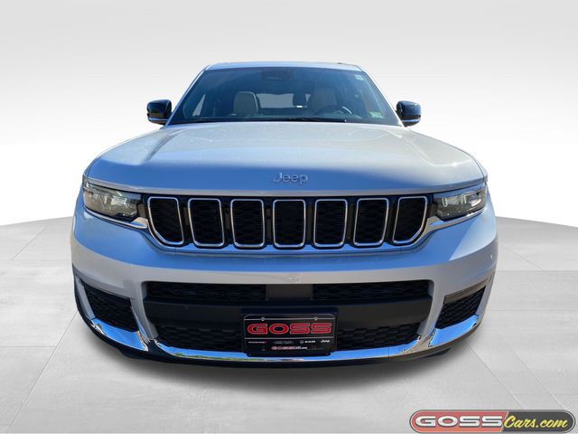 2025 Jeep Grand Cherokee Limited photo 2
