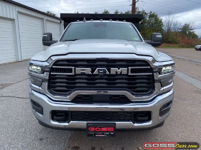 New 2026 Ram 3500 Chassis Cab TRADESMAN REGULAR 4X4 60' CA Pickup