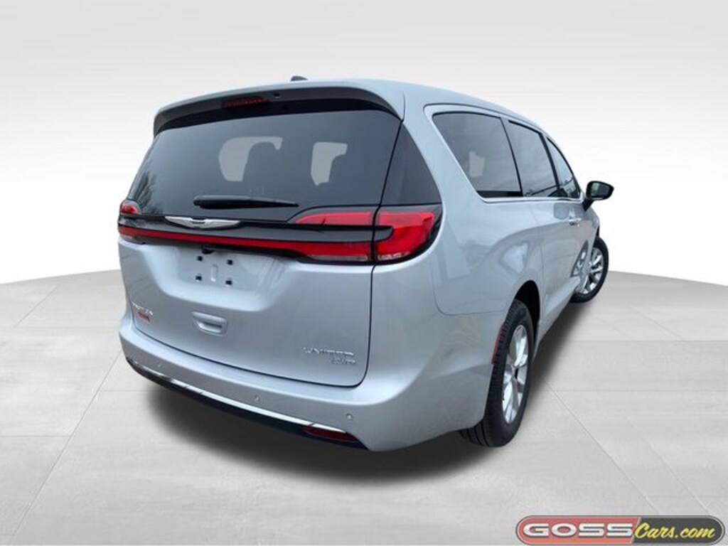 New 2026 Chrysler Pacifica LIMITED AWD Passenger Van