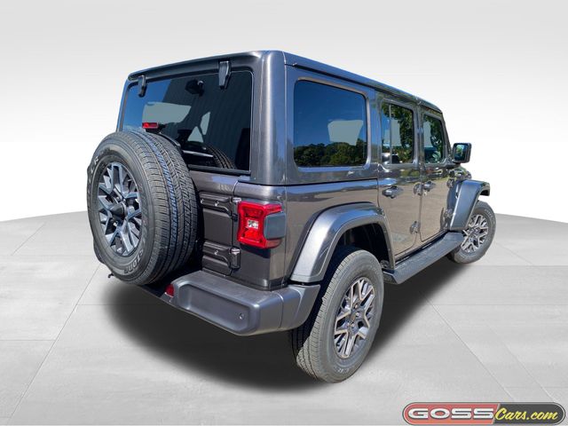 2025 Jeep Wrangler Sahara photo 3