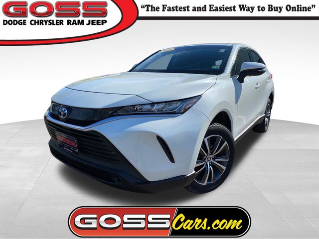 2022 Toyota Venza LE's photo