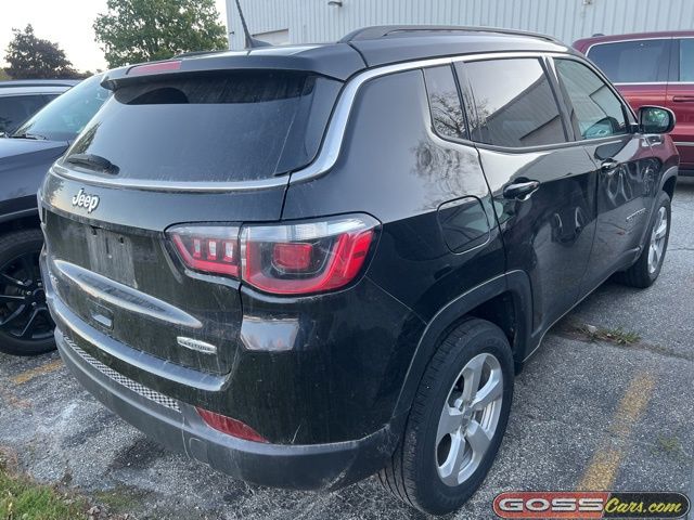 2019 Jeep Compass Latitude photo 2