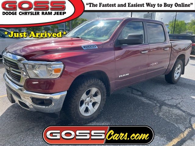2019 RAM 1500 Big Horn/Lone Star 4x4 Crew Cab 5'7's photo