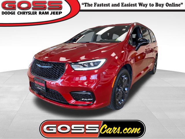 2026 Chrysler Pacifica Select's photo