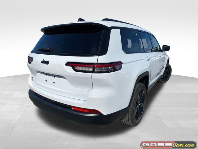 2025 Jeep Grand Cherokee Altitude photo 3