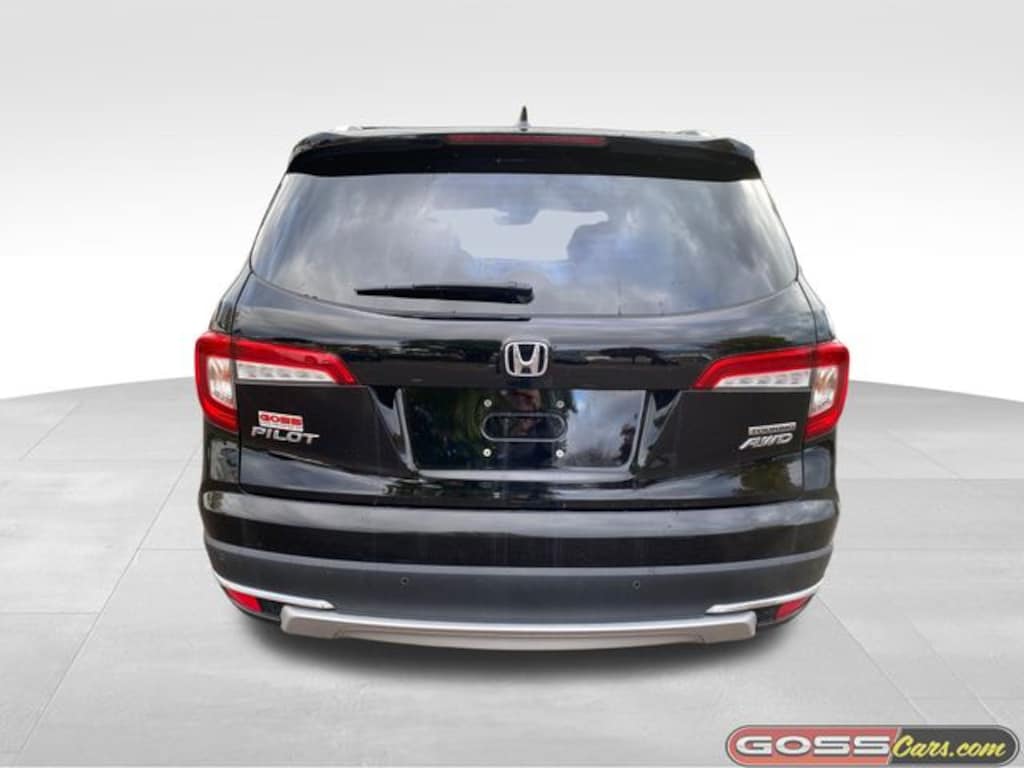 Used 2022 Honda Pilot Touring 8 Passenger SUV