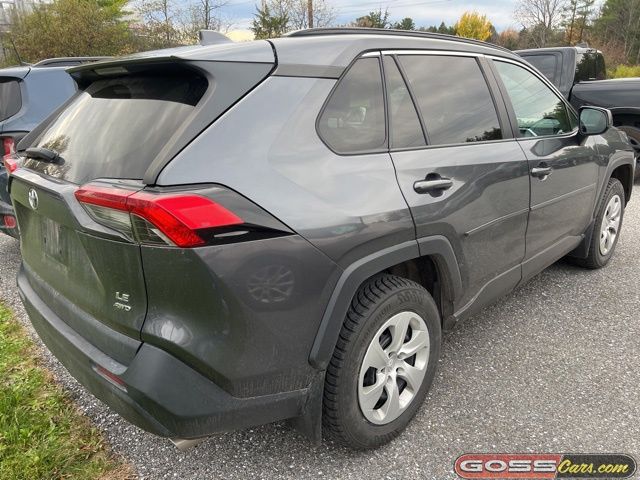 2020 Toyota RAV4 LE photo 2