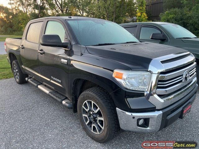 2016 Toyota Tundra SR5 CrewMax photo 2