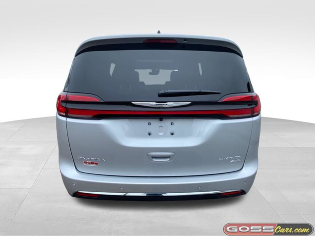 New 2026 Chrysler Pacifica LIMITED AWD Passenger Van