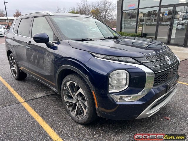 2022 Mitsubishi Outlander SEL photo 2