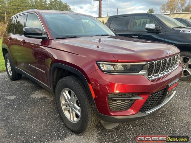 2023 Jeep Grand Cherokee Laredo photo 2