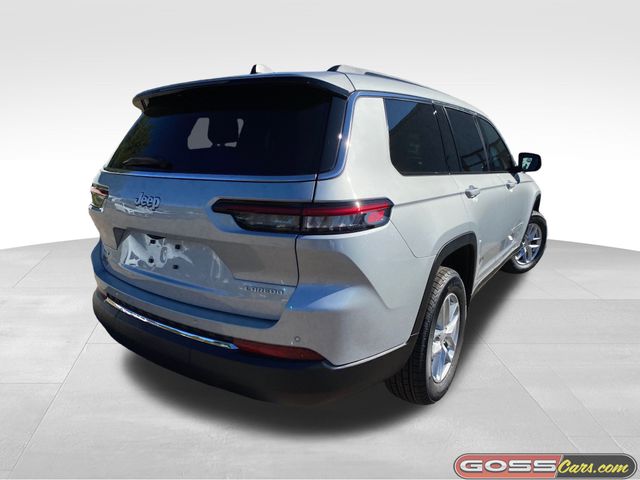 2025 Jeep Grand Cherokee Laredo photo 3