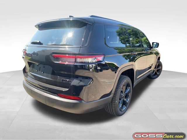 2025 Jeep Grand Cherokee Limited photo 2