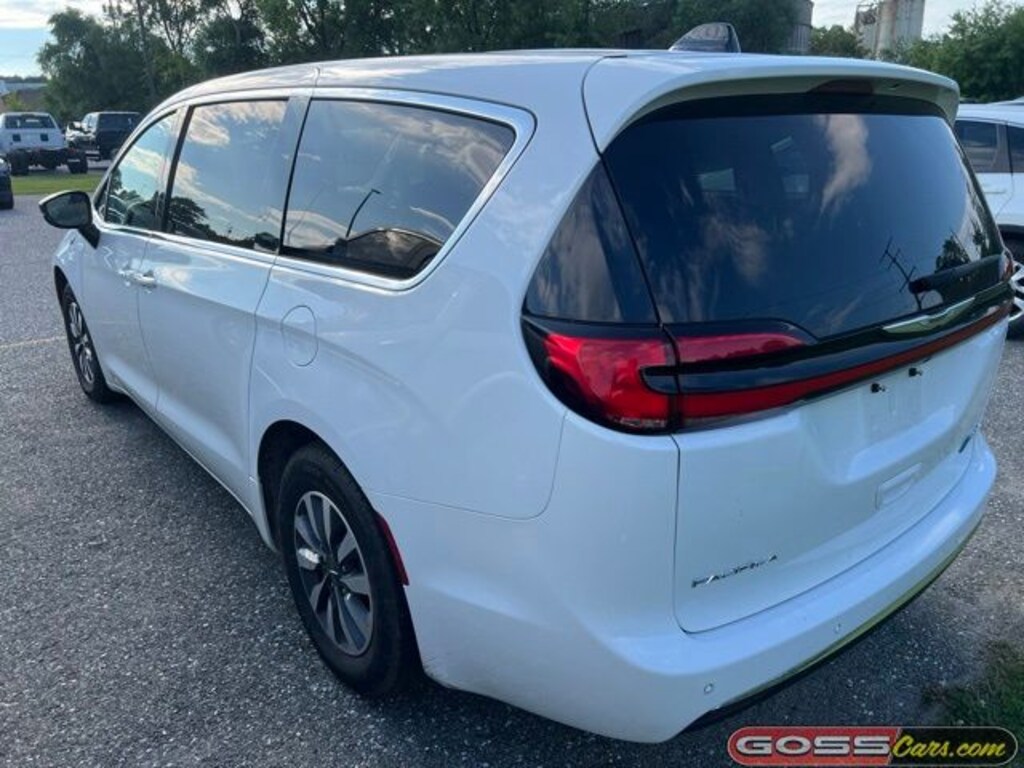 Used 2024 Chrysler Pacifica Hybrid Select Minivan/Van
