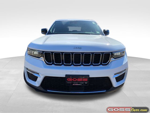 2025 Jeep Grand Cherokee Limited photo 2