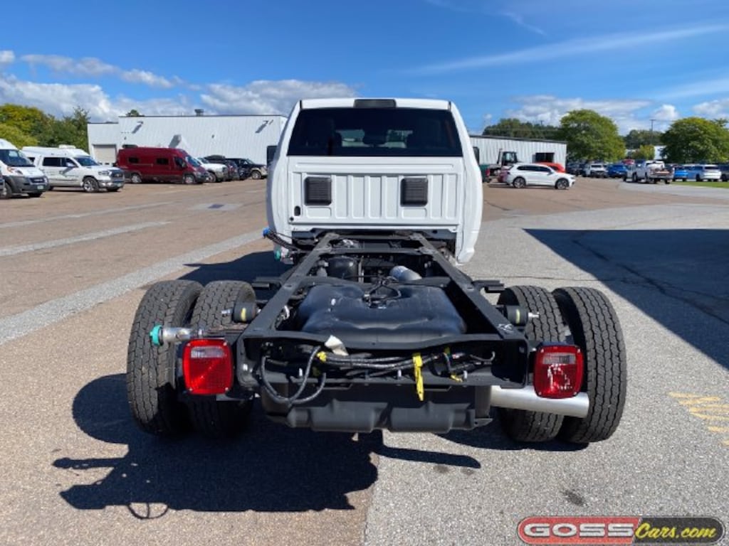 New 2026 Ram 5500 Chassis Cab TRADESMAN CREW 4X4 84' CA Pickup