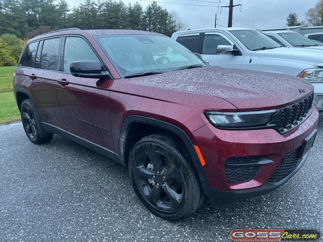 2025 Jeep Grand Cherokee Altitude X photo 2