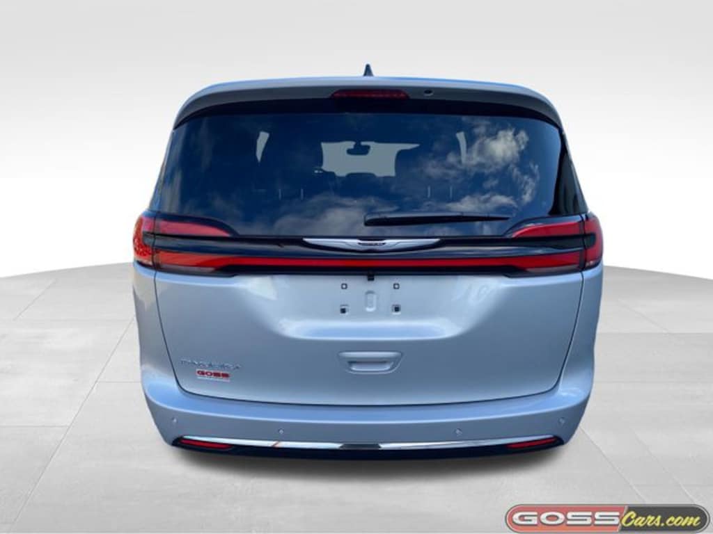 New 2026 Chrysler Pacifica SELECT Passenger Van