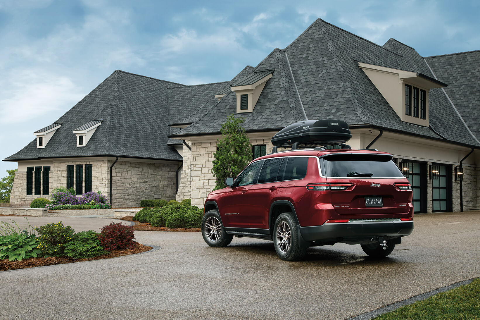 2023 Jeep Grand Cherokee Laredo Exterior