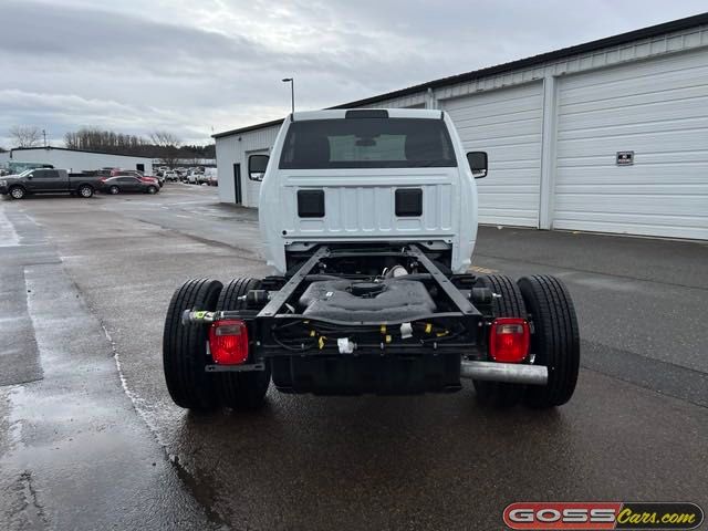 2024 Ram 3500 photo 4