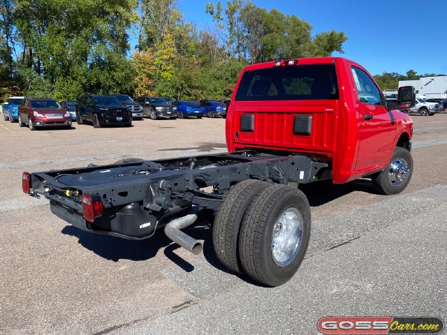 New 2026 Ram 3500 Chassis Cab TRADESMAN REGULAR 4X4 60' CA Pickup