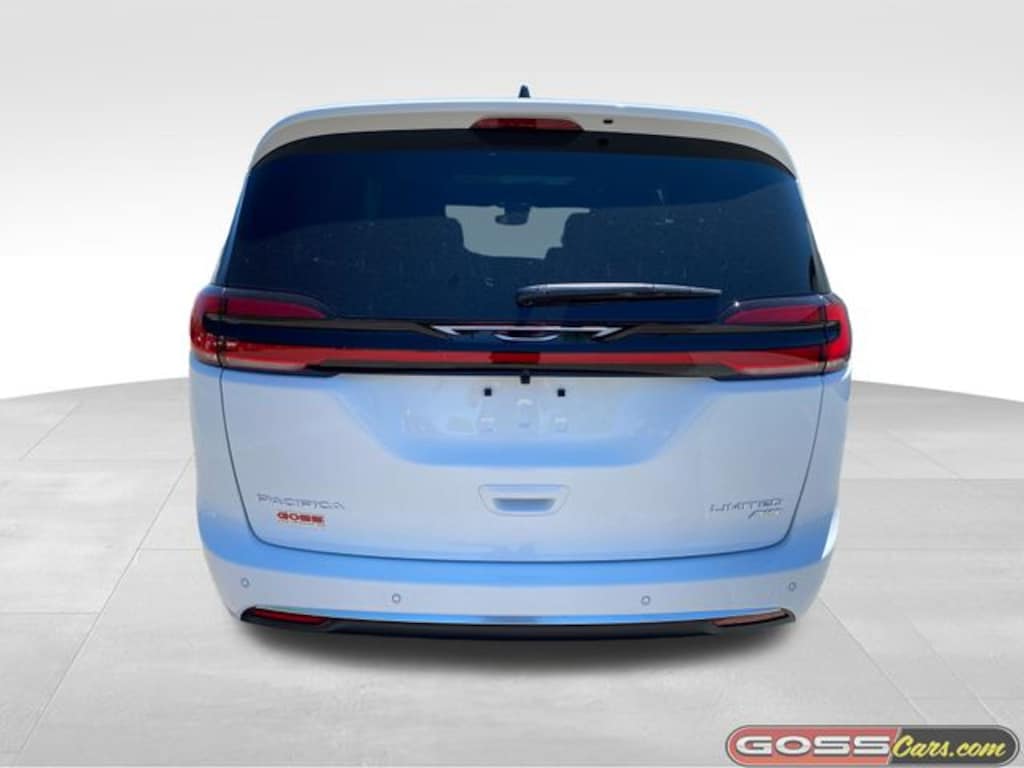 New 2027 Chrysler Pacifica LIMITED AWD Passenger Van