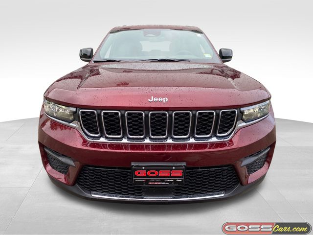 2025 Jeep Grand Cherokee Laredo photo 2