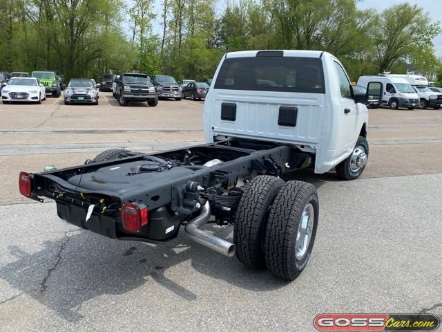 2024 Ram 3500 photo 3