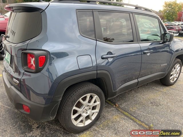 2022 Jeep Renegade Latitude photo 3